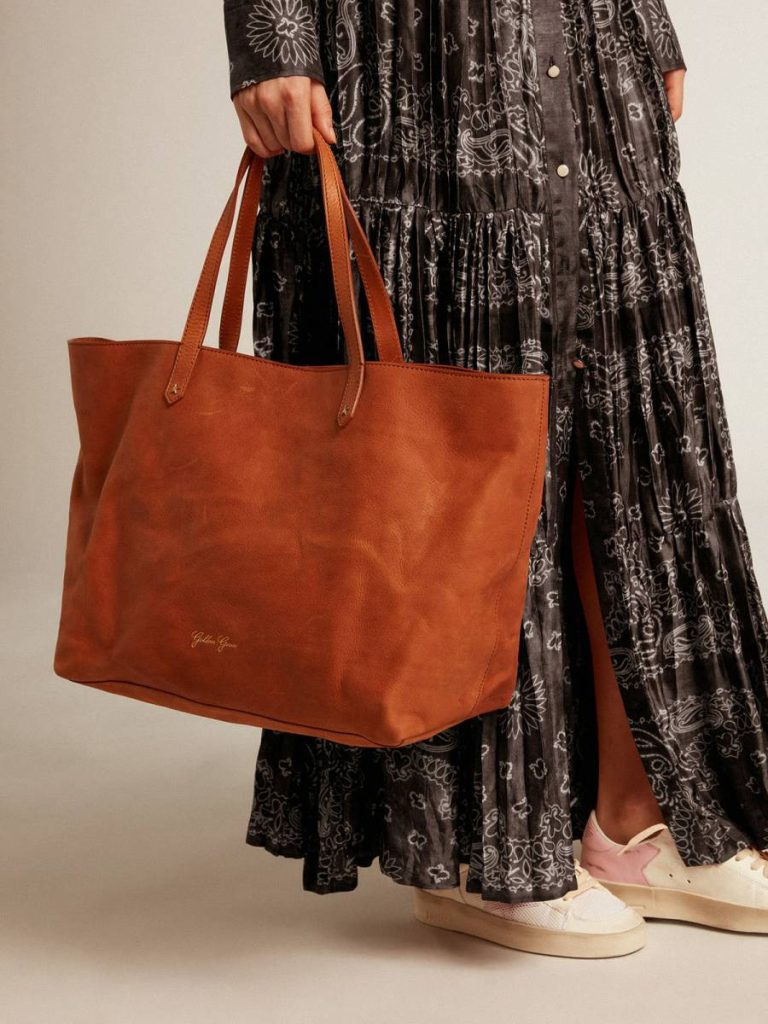 Golden Goose Women Pasadena Bag In Tan-Colored Glossy Hammered Leather With Gold Logo On The Front Tan Shoulder Bags