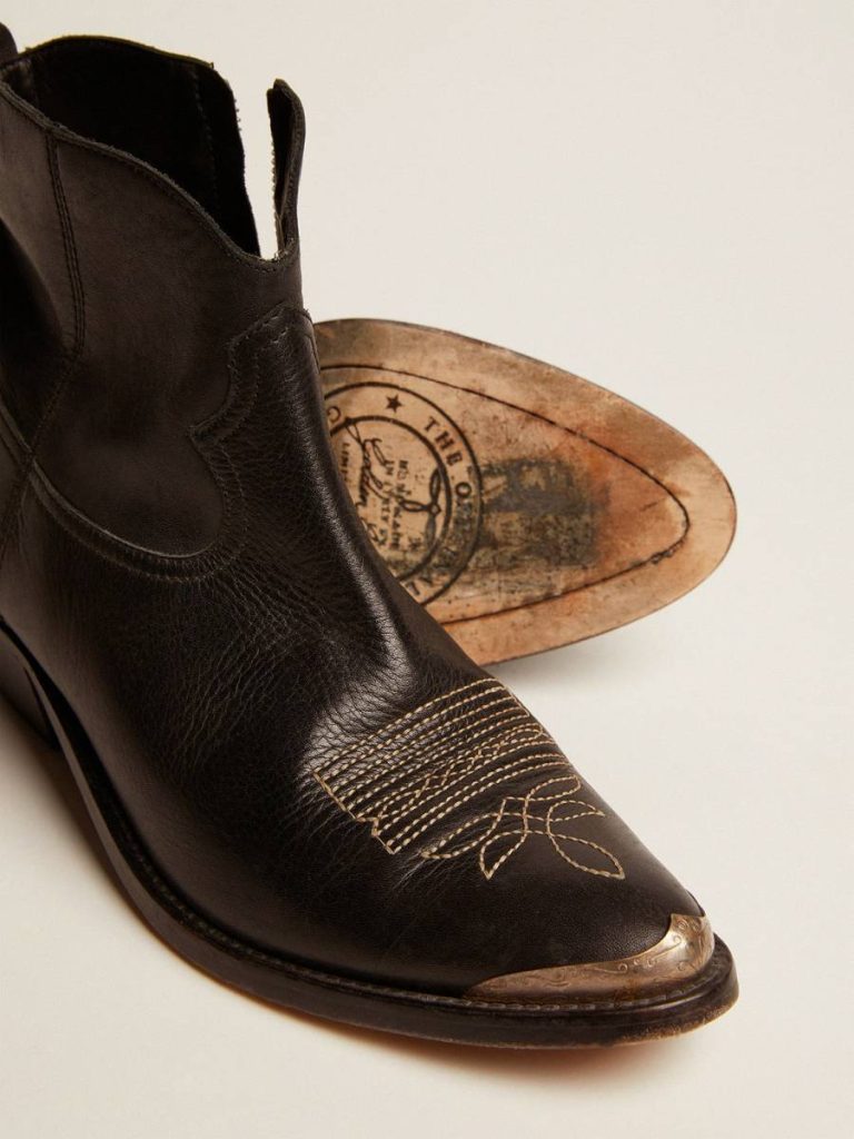 Young Ankle Boots In Black Leather With Sand-Colored Embroidery Golden Goose Black Women Boots