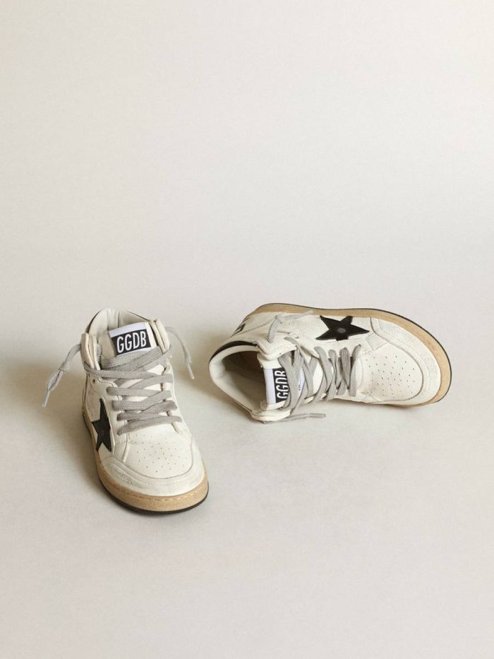 Young Sky-Star In White Nappa With Black Star And Heel Tab Boys (4-10 Years) Golden Goose Kids