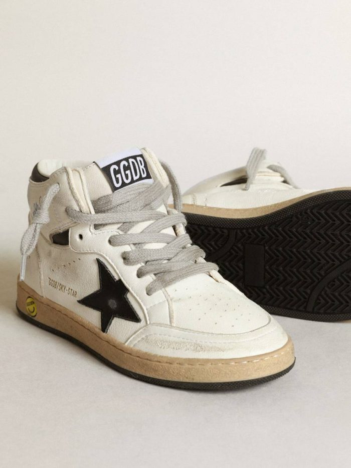 Young Sky-Star In White Nappa With Black Star And Heel Tab Boys (4-10 Years) Golden Goose Kids