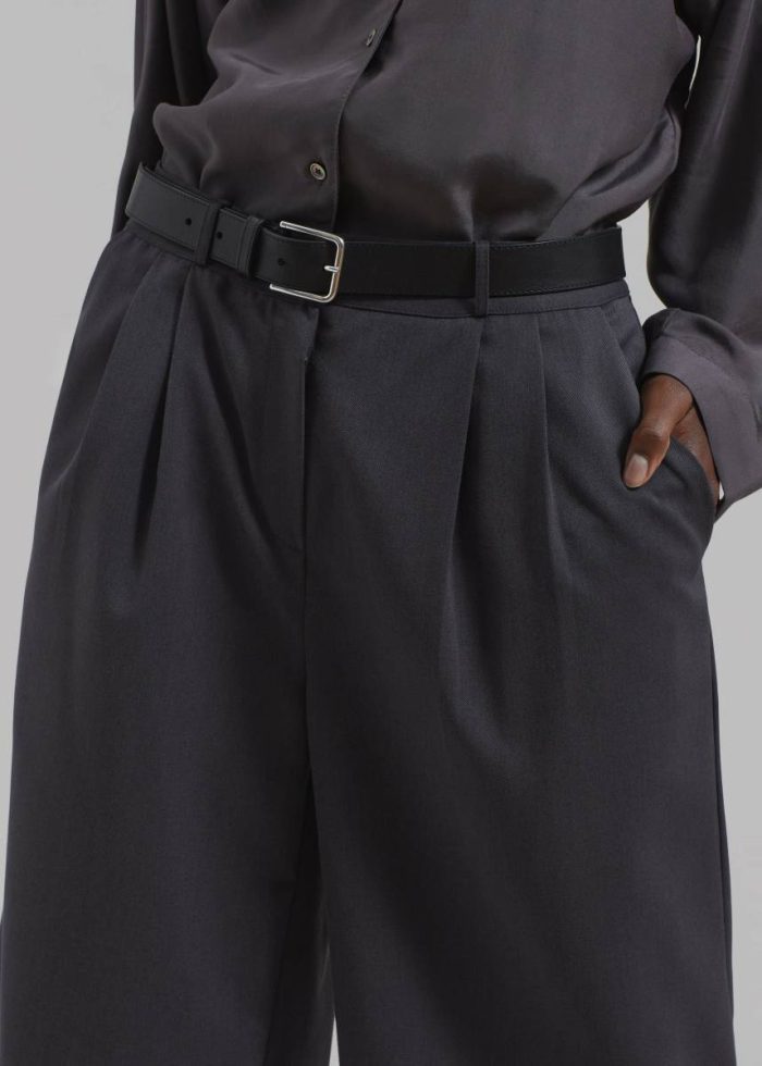 Bottoms The Frankie Shop Women Grey Wilma Pleated Bermuda Shorts - Charcoal
