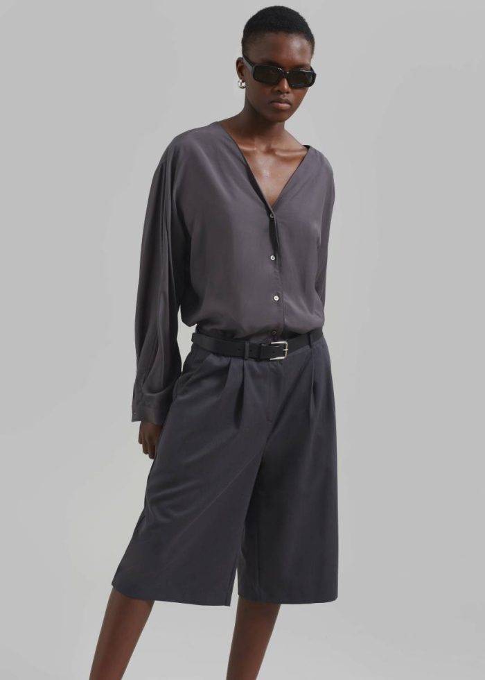 Bottoms The Frankie Shop Women Grey Wilma Pleated Bermuda Shorts - Charcoal