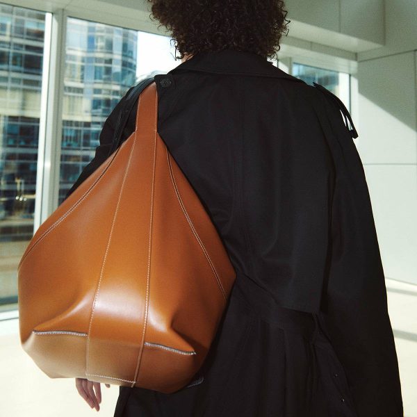 Caramel Neous Pavo Women Tote Bags