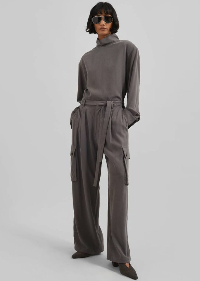 Women Bottoms Grey Nyro Cargo Pants - Charcoal The Frankie Shop