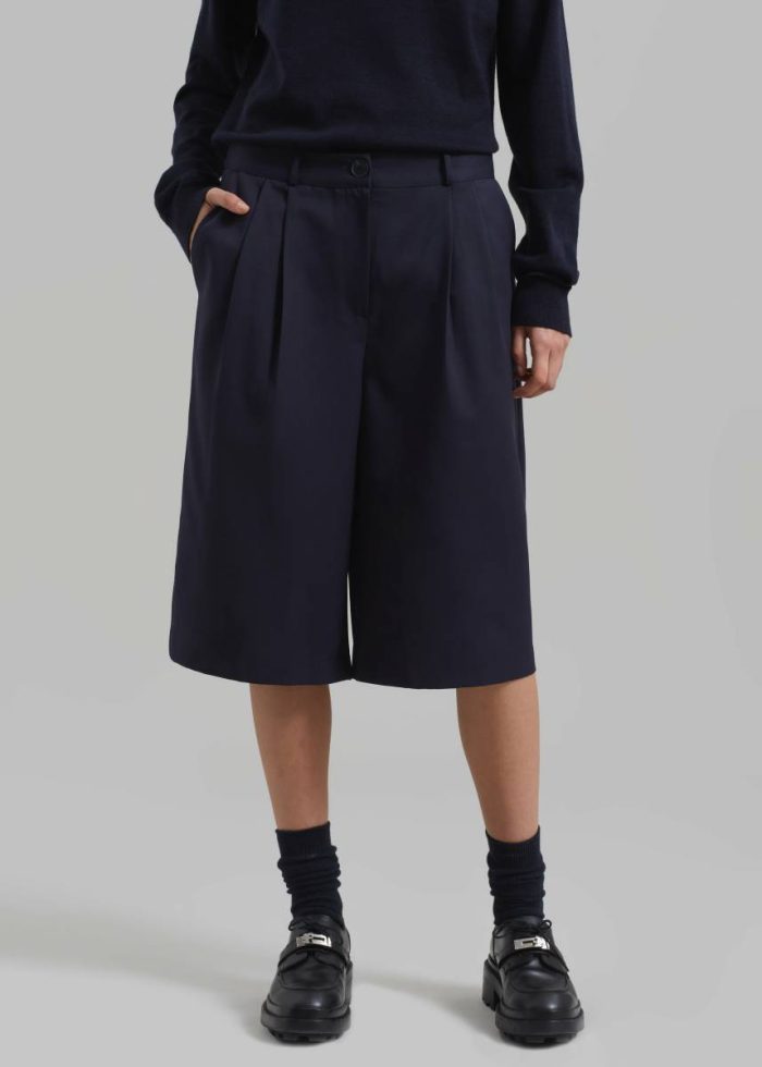 Women The Frankie Shop Blue Bottoms Wilma Pleated Bermuda Shorts - Navy